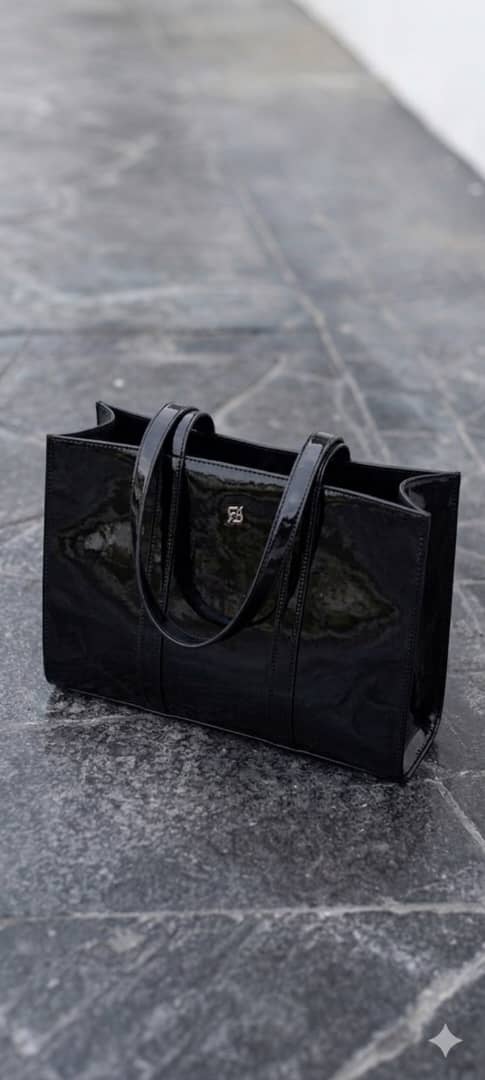 GLOSSY MAXI TOTE BAG